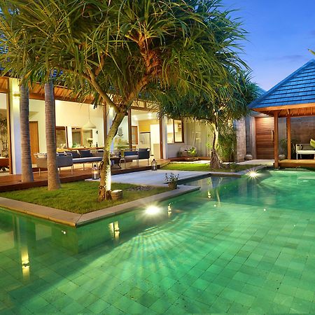 Villa Odyssey Seminyak Exteriör bild